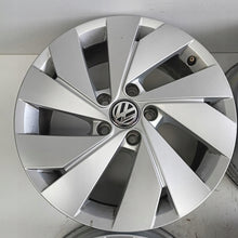 Laden Sie das Bild in den Galerie-Viewer, 4x Alufelge 17 Zoll 6.5" 5x112 46ET 5H0601025B VW Golf VIII Touran I Rim Wheel FEL8048546517si
