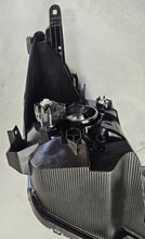 Laden Sie das Bild in den Galerie-Viewer, Frontscheinwerfer Mitsubishi Space W Star FALSE Scheinwerfer Headlight SCH8683153560me