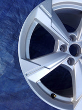 Load image into Gallery viewer, 1x Alufelge 18 Zoll 8.0" 5x112 39ET Glanz Silber 4K0601025 Audi A6 C8 Rim Wheel FEL6058640917yw