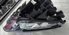 Laden Sie das Bild in den Galerie-Viewer, Frontscheinwerfer Audi A1 8X0941044 Xenon Rechts Scheinwerfer Headlight