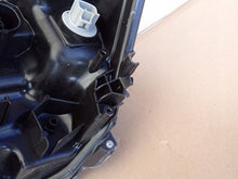Laden Sie das Bild in den Galerie-Viewer, Frontscheinwerfer Toyota Hilux VIII 1EJ-923364-040 Rechts Scheinwerfer Headlight SCH9345734337zk