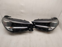 Laden Sie das Bild in den Galerie-Viewer, Frontscheinwerfer Opel Corsa F 35426182739162654 Full LED Rechts oder Links SCH3019813739se