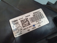 Laden Sie das Bild in den Galerie-Viewer, Frontscheinwerfer Dacia Duster 260101613R LED Rechts Scheinwerfer Headlight