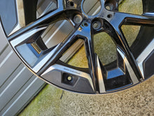 Load image into Gallery viewer, 1x Alufelge 20 Zoll 9.0" 5x120 44ET 6895212 BMW 5 G31 G30 Rim Wheel FEL1639438692jv