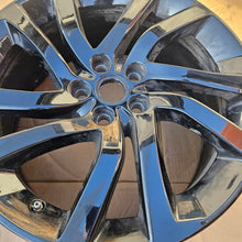 Load image into Gallery viewer, 1x Alufelge 20 Zoll 8.5" 5x120 47ET Silber HY321007EA Land Rover I Discovery V FEL5553944099vh