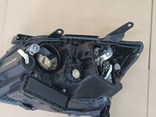Laden Sie das Bild in den Galerie-Viewer, Frontscheinwerfer Toyota Avensis Rechts Scheinwerfer Headlight SCH7117469105ap