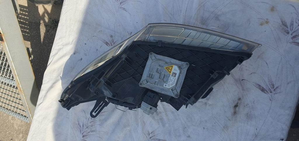 Frontscheinwerfer Renault Megane III 260100021R Xenon Rechts Headlight SCH7587710543sj