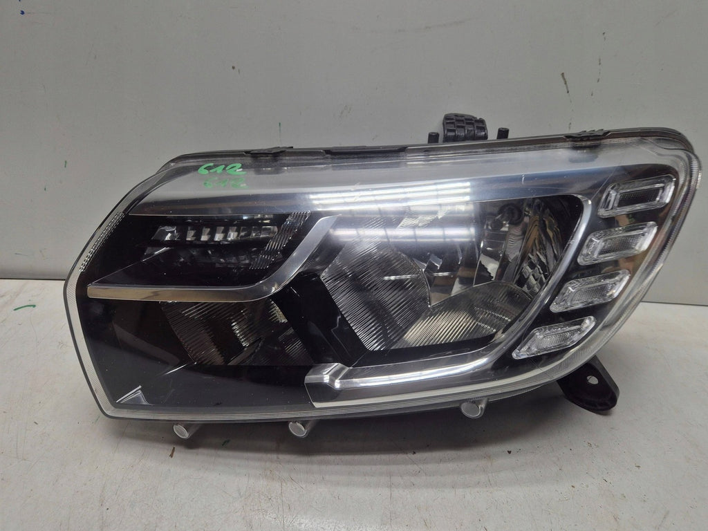 Frontscheinwerfer Dacia Sandero 260605665R Links Scheinwerfer Headlight SCH9252617901ud