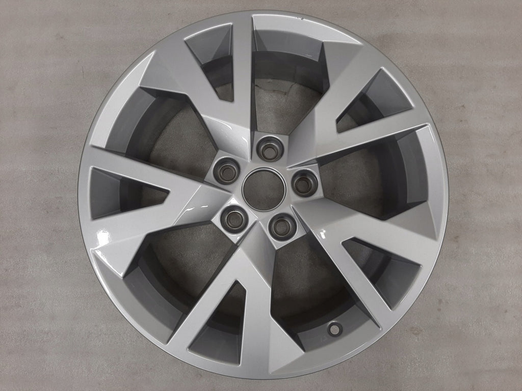 1x Alufelge 17 Zoll 7.0" 5x112 45ET Glanz Silber 5E0601025 Skoda Octavia Iii