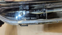 Laden Sie das Bild in den Galerie-Viewer, Frontscheinwerfer Mitsubishi Space Star W3014 Xenon Rechts Headlight