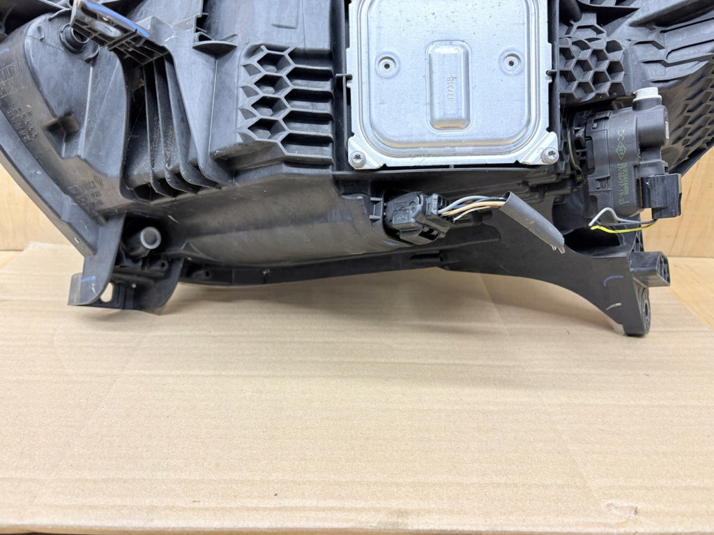 Frontscheinwerfer Renault Captur 260107244R Rechts Scheinwerfer Headlight SCH2238106726pz