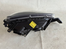 Laden Sie das Bild in den Galerie-Viewer, Frontscheinwerfer Skoda Yeti 5L1941015D Links Scheinwerfer Headlight