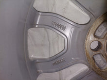 Laden Sie das Bild in den Galerie-Viewer, 1x Alufelge 17 Zoll 7.0&quot; 5x108 50ET Glanz Silber KB8M-V3810 Mazda V40 C30