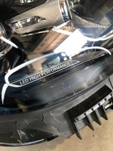 Load image into Gallery viewer, Frontscheinwerfer Mercedes-Benz W206 A2069067203 A2069067303 LED Rechts SCH6407087877zr