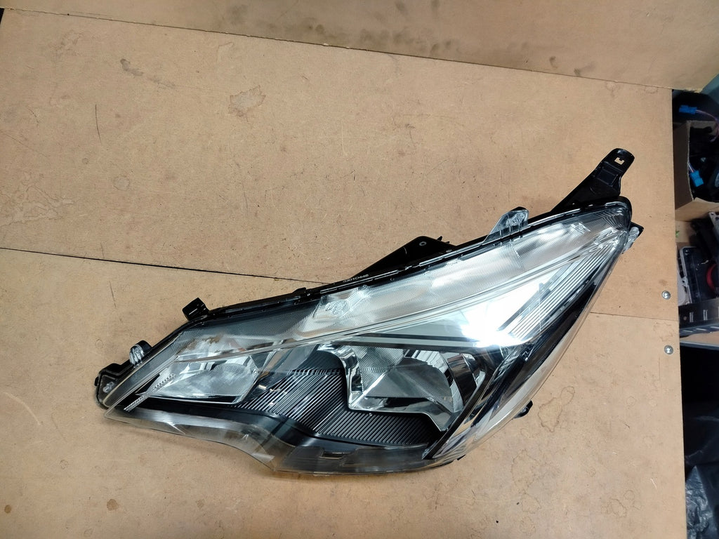 Frontscheinwerfer Mitsubishi Space Star 8301D445 Links Scheinwerfer Headlight