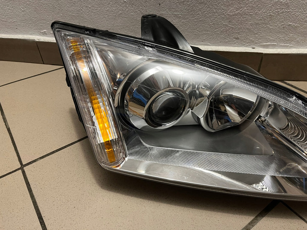 Frontscheinwerfer Ford Focus 4M51-13099-ED Xenon Rechts Scheinwerfer Headlight SCH9672900991eo