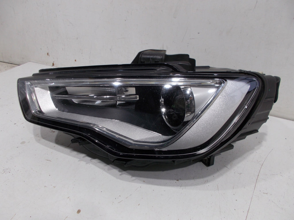 Frontscheinwerfer Audi A3 8V0941005 1EL010740-21 Xenon Links Headlight