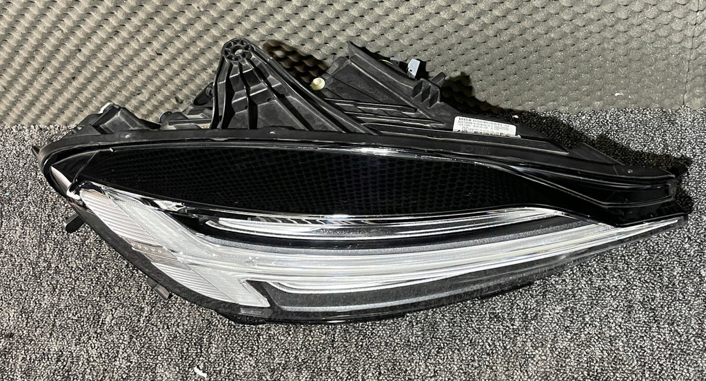 Frontscheinwerfer Volvo S60 III 32273030 LED Ein Stück (Rechts oder Links) SCH3083810545xq