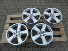 Load image into Gallery viewer, 4x Alufelge 17 Zoll 6.5" 5x112 33ET Glanz Silber 5N0601025 VW Tiguan Rim Wheel FEL3411218783rz