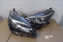 Load image into Gallery viewer, Frontscheinwerfer Toyota Yaris Ein Satz Scheinwerfer Headlight SCH6932333189kz