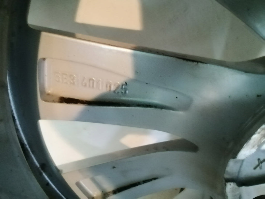 1x Alufelge 17 Zoll 7.0" 5x112 46ET Glanz Silber 5E3601025 Mg Octavia I FEL8940387318ci
