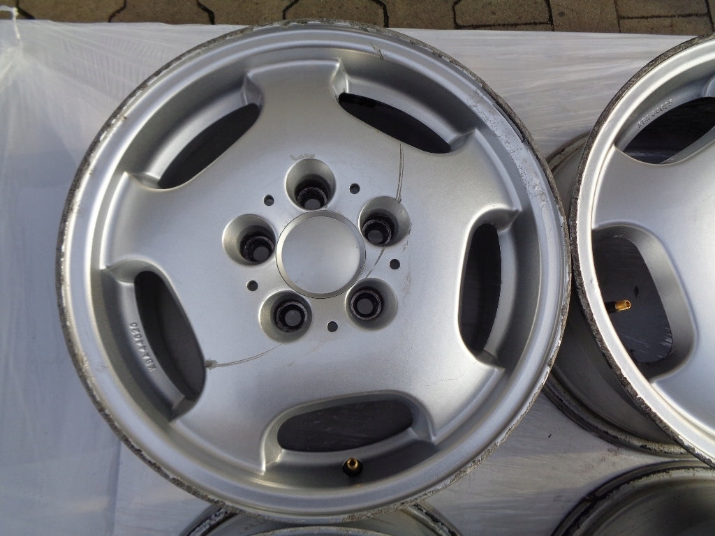 4x Alufelge 15 Zoll 7.0" 5x112 37ET Silber A2314010400 Mercedes-Benz Clk