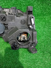 Laden Sie das Bild in den Galerie-Viewer, Frontscheinwerfer Citroën Berlingo 90146119 9816824BB0 Links Headlight