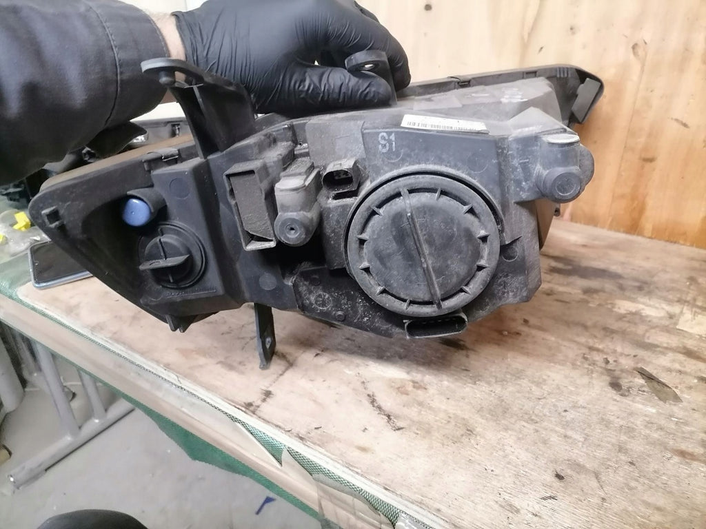 Frontscheinwerfer Mitsubishi Colt VI 8B179301 Links Scheinwerfer Headlight