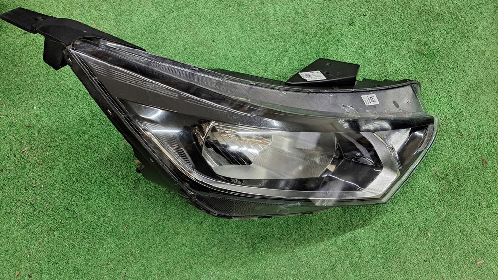 Frontscheinwerfer Hyundai I20 III 92102-Q0050 Rechts Scheinwerfer Headlight