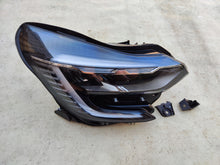 Laden Sie das Bild in den Galerie-Viewer, Frontscheinwerfer Renault Captur 260104525R 013930-32 LED Rechts Headlight