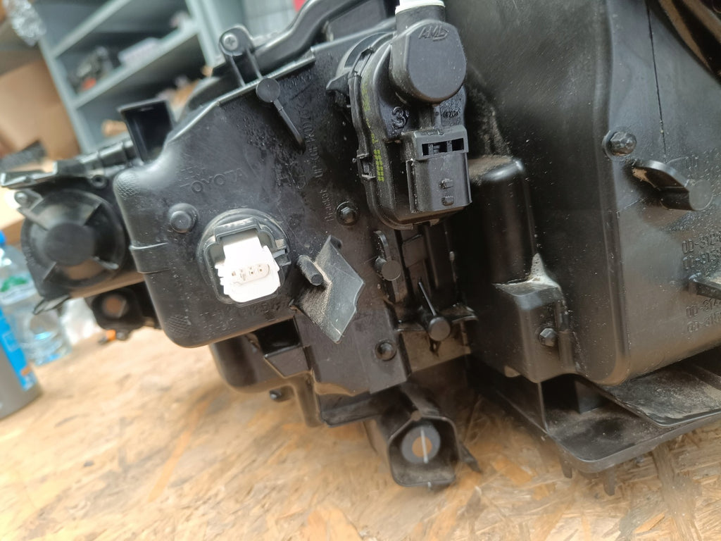 Frontscheinwerfer Toyota Yaris Cross LED FALSE Scheinwerfer Headlight SCH7506246542mf