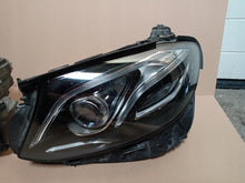 Load image into Gallery viewer, Frontscheinwerfer Mercedes-Benz W213 Ein Stück (Rechts oder Links) Headlight