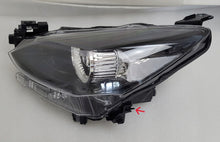 Laden Sie das Bild in den Galerie-Viewer, Frontscheinwerfer Mazda 2 Demio D43N-51040 Links Scheinwerfer Headlight SCH5334224492sp