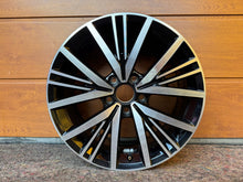 Laden Sie das Bild in den Galerie-Viewer, 1x Alufelge 17 Zoll 7.0" 5x112 43ET 5C0601025BQ VW Beetle Golf I Rim Wheel FEL5219179019md