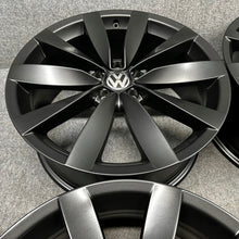 Laden Sie das Bild in den Galerie-Viewer, 4x Alufelge 19 Zoll 8.0" 5x112 41ET Glanz Silber 1K8601025C VW Scirocco Passat FEL5277274442tt