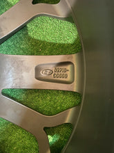 Load image into Gallery viewer, 1x Alufelge 18 Zoll 7.5&quot; 5x114.3 53ET 52910-C0000 Hyundai Rim Wheel