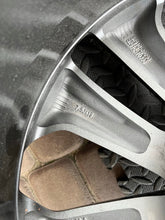 Load image into Gallery viewer, 1x Alufelge 19 Zoll 7.5&quot; 5x114.3 52910-2P290 Kia Sorento Rim Wheel