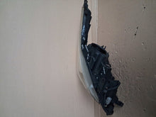 Laden Sie das Bild in den Galerie-Viewer, Frontscheinwerfer Toyota Avensis Rechts Scheinwerfer Headlight SCH3015577837no