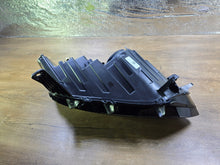Laden Sie das Bild in den Galerie-Viewer, Frontscheinwerfer Dacia Sandero III Logan Jogger 260601750R Links Headlight SCH1124333783ke