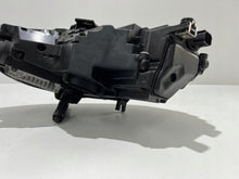 Laden Sie das Bild in den Galerie-Viewer, Frontscheinwerfer Audi A4 8W0941036J LED Ein Stück (Rechts oder Links) Headlight