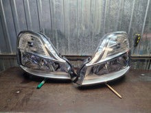 Laden Sie das Bild in den Galerie-Viewer, Frontscheinwerfer Renault Modus 8200658373 8200658377 Ein Satz Headlight