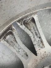 Load image into Gallery viewer, 1x Alufelge 18 Zoll 7.0" 5x114.3 35ET 52910-3J350 Hyundai Ix35 Rim Wheel FEL3252057634kz