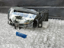 Laden Sie das Bild in den Galerie-Viewer, Frontscheinwerfer Mazda III D09K-51030 LED Rechts Scheinwerfer Headlight