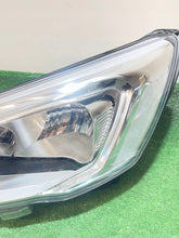 Load image into Gallery viewer, Frontscheinwerfer Ford Focus JX7B-13W030-AE Xenon Links Scheinwerfer Headlight SCH7223954401qf