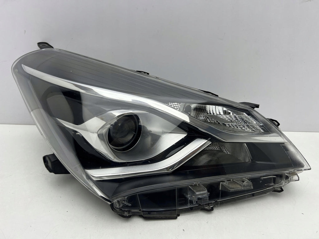 Frontscheinwerfer Toyota Yaris Rechts Scheinwerfer Headlight SCH9435730729oz