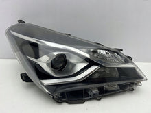 Laden Sie das Bild in den Galerie-Viewer, Frontscheinwerfer Toyota Yaris Rechts Scheinwerfer Headlight SCH9435730729oz