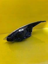Laden Sie das Bild in den Galerie-Viewer, Frontscheinwerfer Ford Focus III BM51-13D154-AE Xenon Rechts Headlight SCH9124237906fo