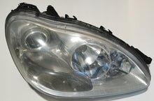 Laden Sie das Bild in den Galerie-Viewer, Frontscheinwerfer Mercedes-Benz W220 A2208204061 Rechts Scheinwerfer Headlight