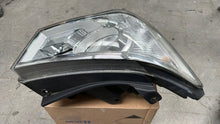 Laden Sie das Bild in den Galerie-Viewer, Frontscheinwerfer Hyundai H350 Rechts Scheinwerfer Headlight