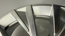 Load image into Gallery viewer, 1x Alufelge 18 Zoll 8.0" 5x112 44ET Glanz Silber 3P0601025E Skoda Superb FEL2223996424zr